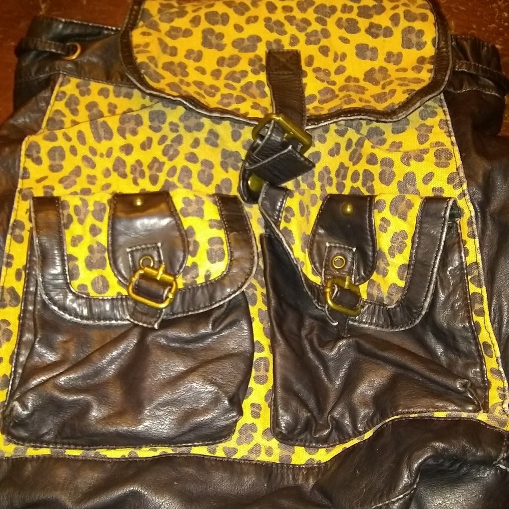 Leopard fashion backpack